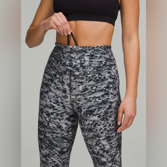 Lululemon Base Pace High-Rise Tight 25"
Estuary Grey Multi - Picture 3 of 9